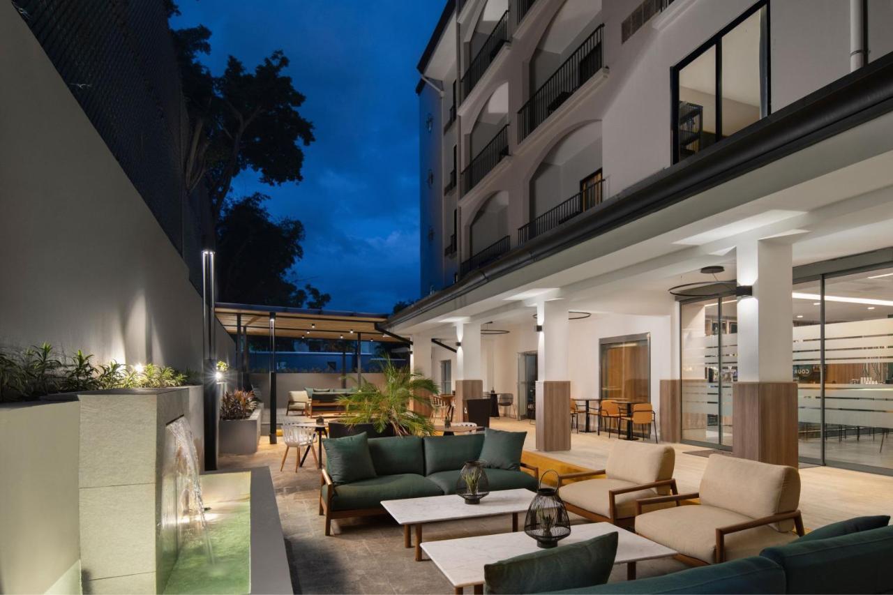 Hotel Courtyard By Marriott Santo Domingo Esterno foto