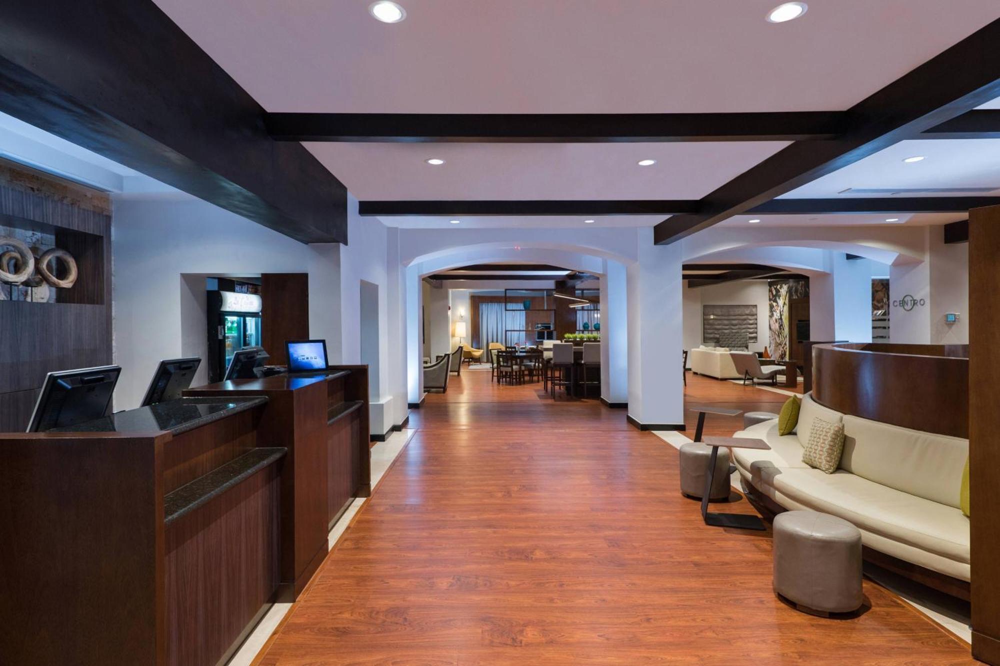 Hotel Courtyard By Marriott Santo Domingo Esterno foto