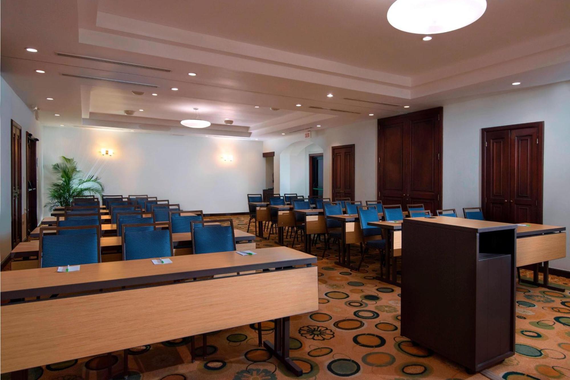 Hotel Courtyard By Marriott Santo Domingo Esterno foto