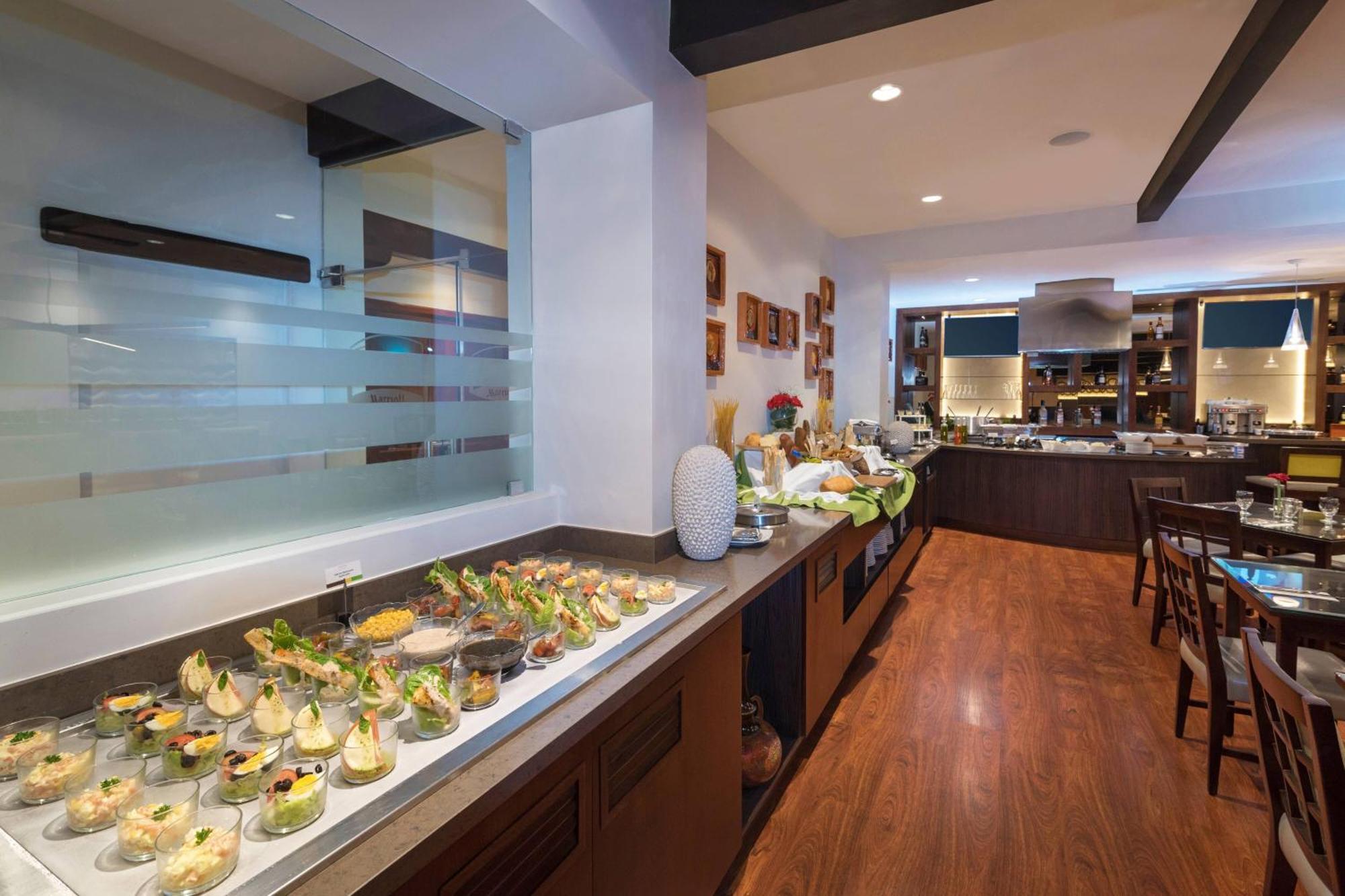 Hotel Courtyard By Marriott Santo Domingo Esterno foto